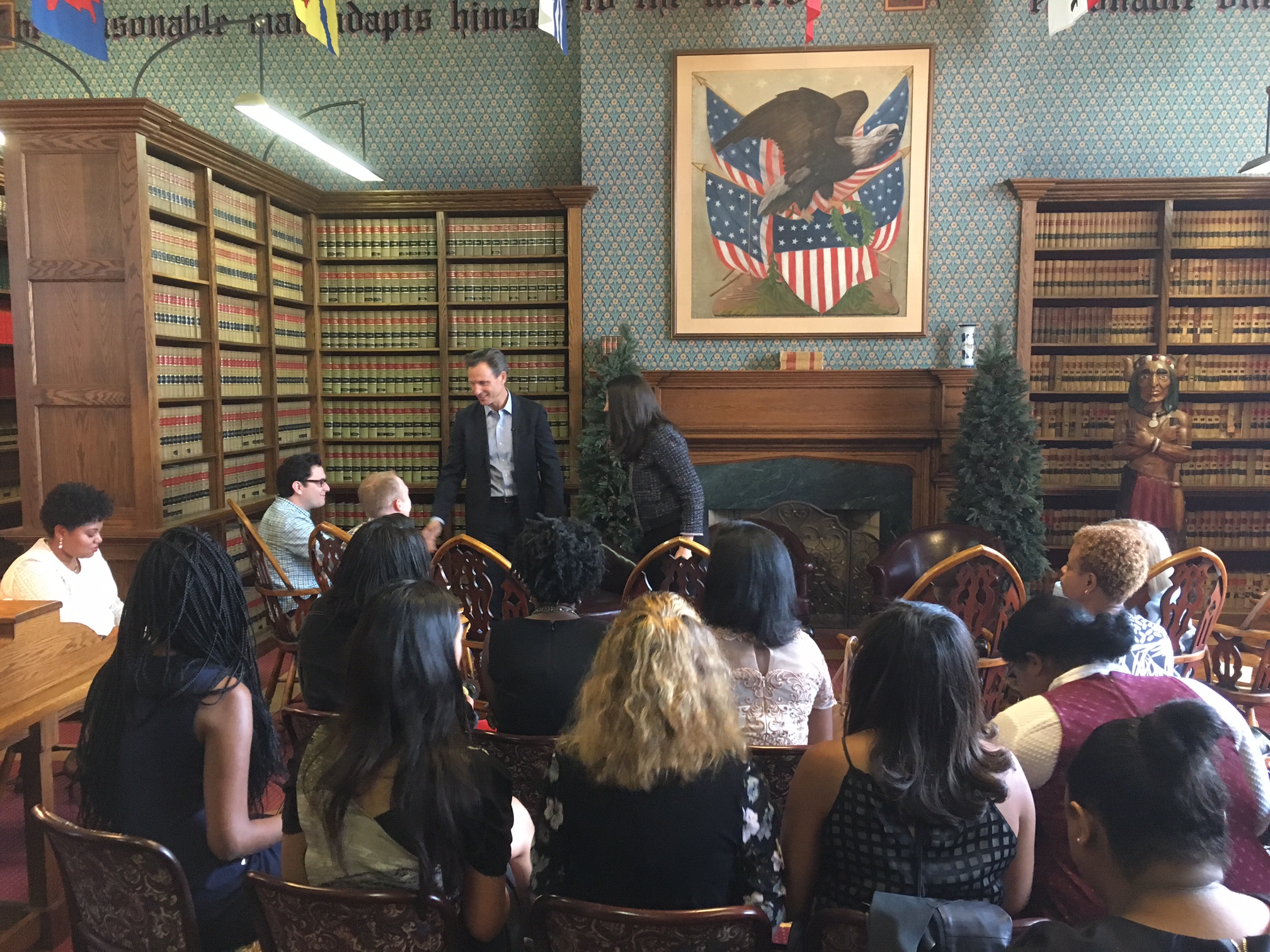 The crowd of attendees at the Voter Protection Brunch with Tony Goldwyn hosted by The Axelrod Firm.